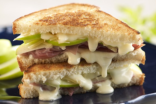 Prosciutto and Apple Grilled Cheese with Crescenza-Stracchino and American Grana®
