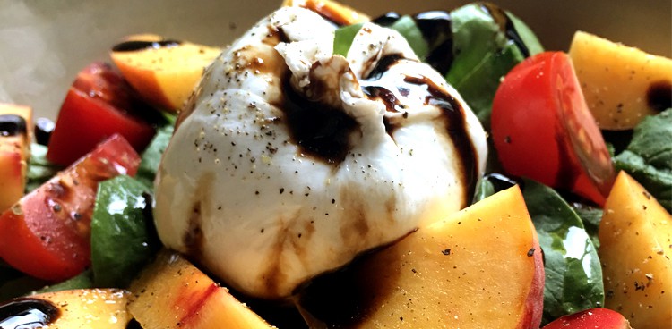 burrata and spinach salad