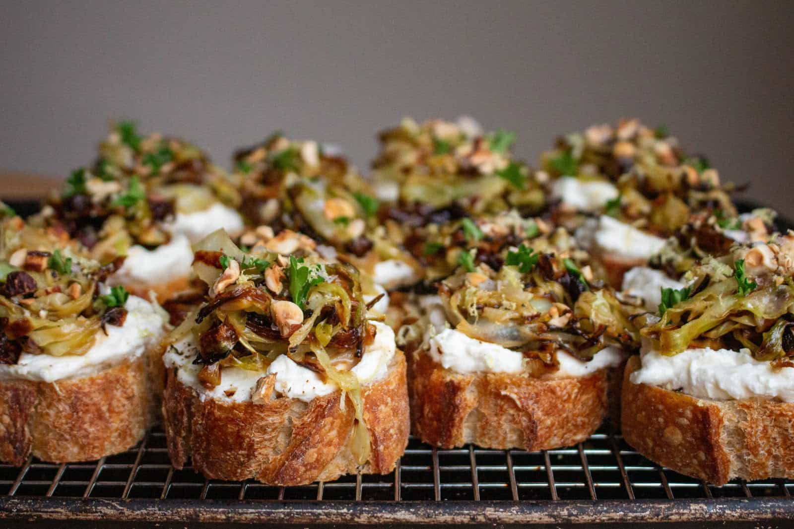 Holiday Cabbage Crostini: An Easy, Elegant Appetizer for Entertaining