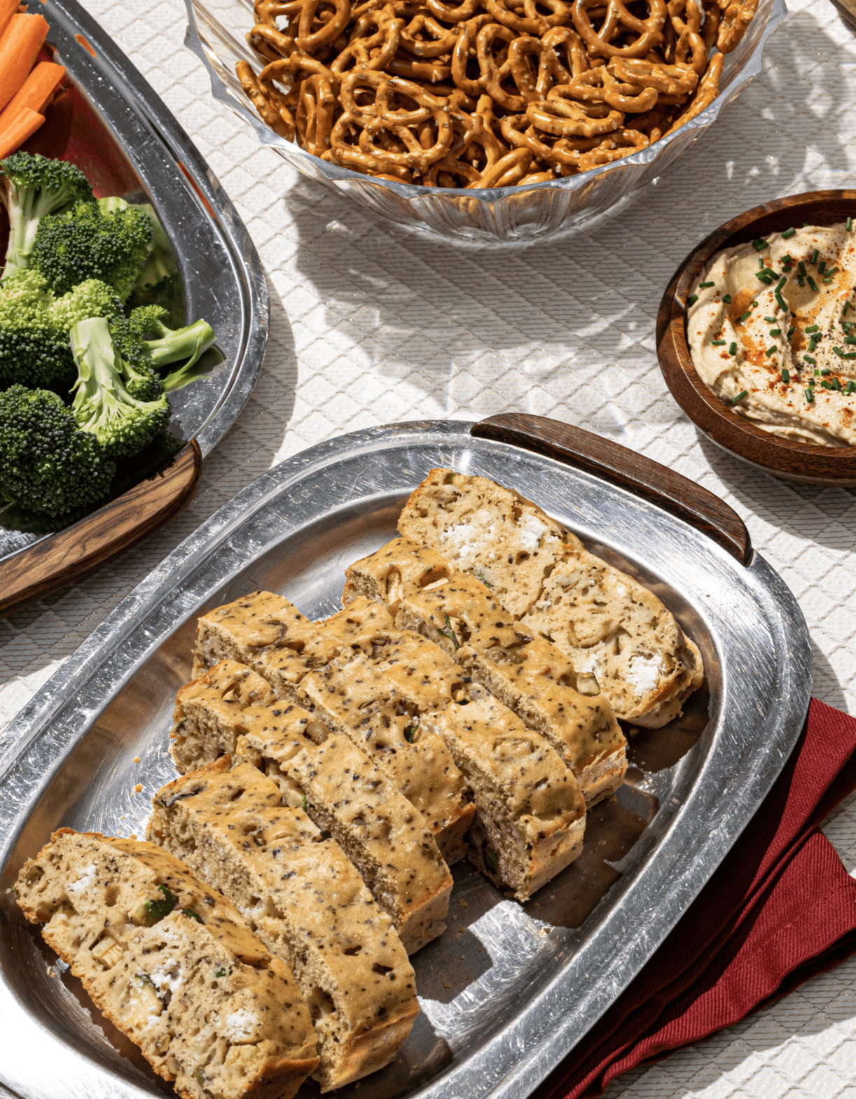 Cake-Salé-with-Goat-Cheese-Zucchini-and-Green-Olives